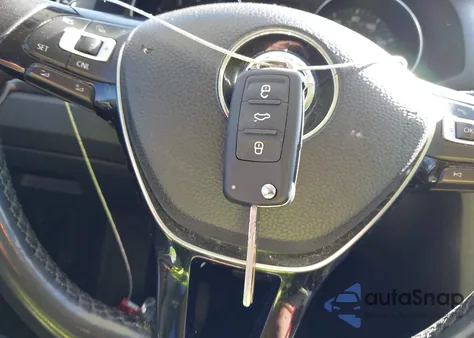 2016 Volkswagen Passat 1.8T R-Line z USA, uszkodzony, nr VIN 1VWAT7A37GC041938